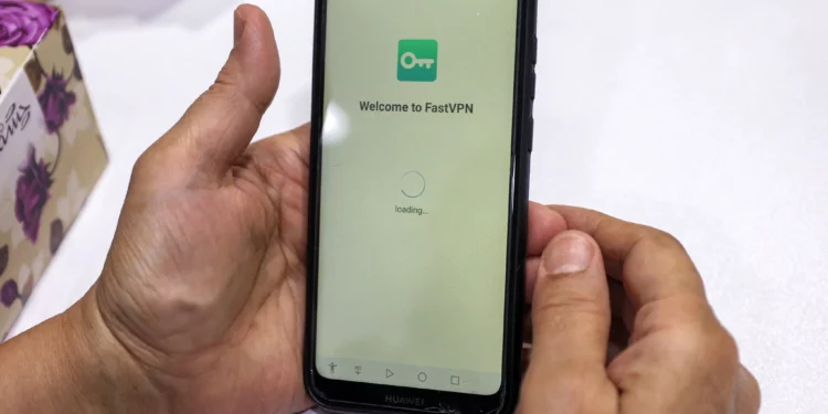 El presidente de Irán ordena restablecer el acceso a Internet