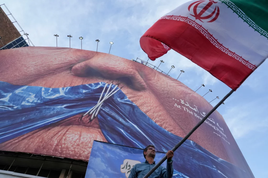 Irán rechaza la propuesta de EE. UU. por considerarla una “rendición”