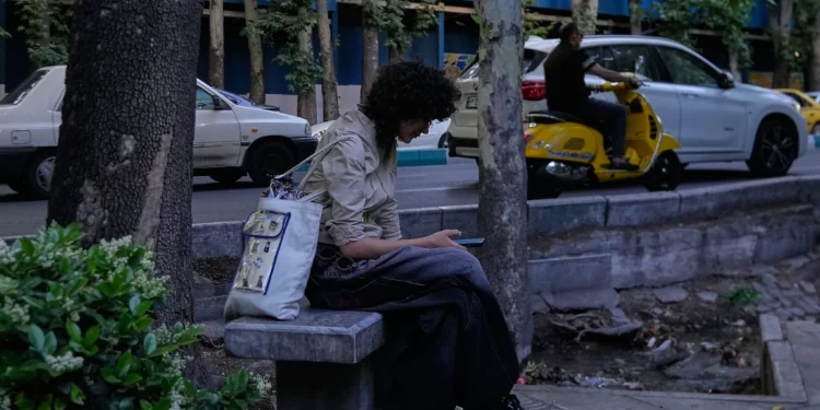 Irán restablece parcialmente Internet tras meses de bloqueo nacional