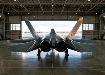 China presenta el caza furtivo J-35AE para enfrentar al F-35 de EE. UU.