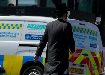 Dos detenidos por el incendio de un muro conmemorativo en Londres