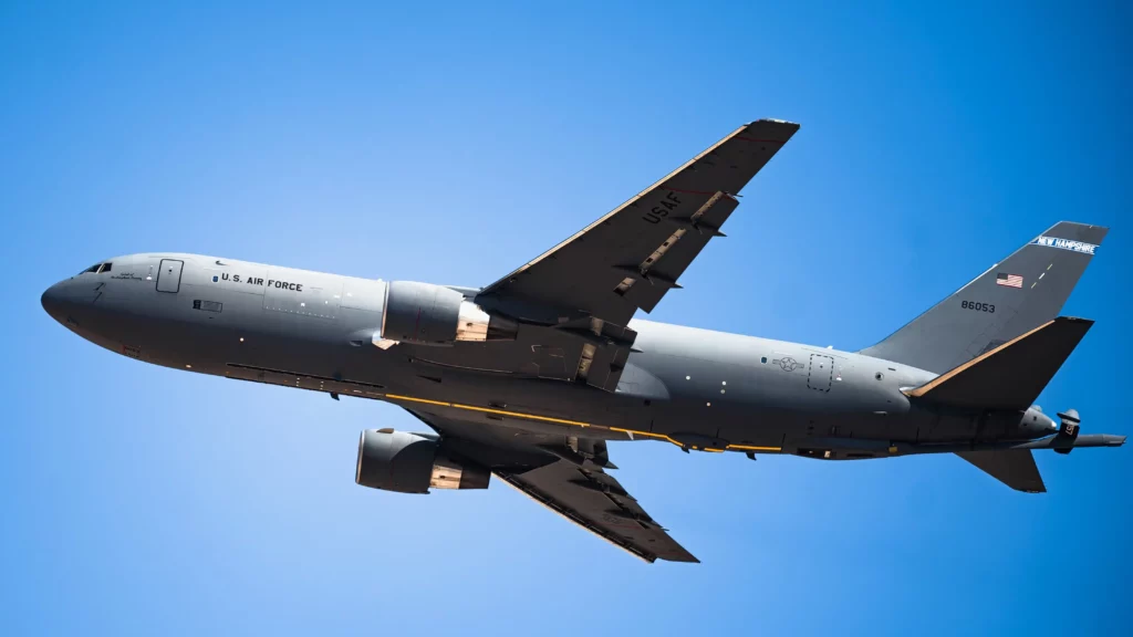Por qué el KC-46 ronda los $160 millones por unidad