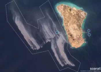 Imágenes de satélite detectan un posible vertido junto a la isla de Kharg