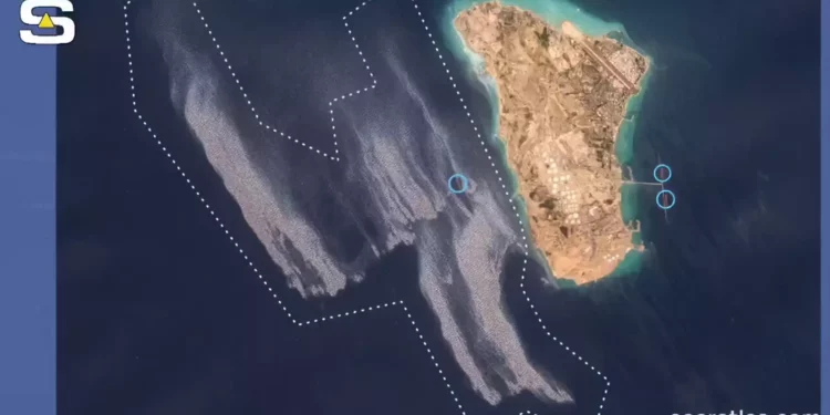 Imágenes de satélite detectan un posible vertido junto a la isla de Kharg