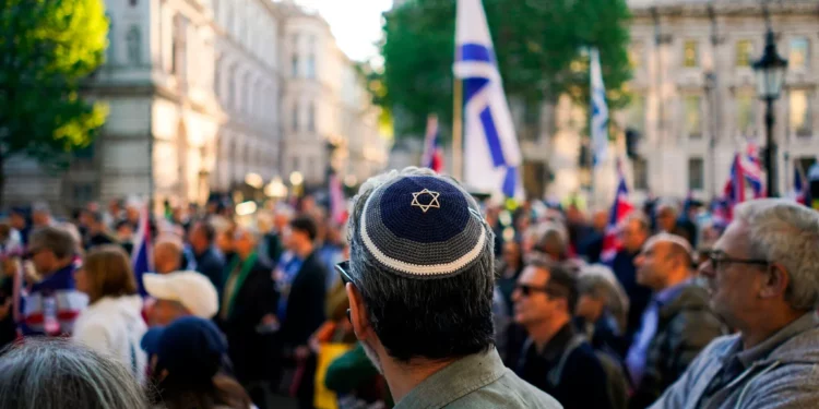 Miles de personas se concentran hoy en Londres contra el auge del antisemitismo