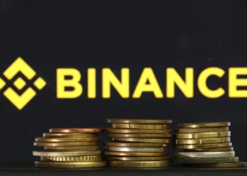 MAGNATE El logotipo de Binance se muestra en una pantalla el 6 de junio de 2023 en San Anselmo, California. (Justin Sullivan / Getty Images vía AFP)