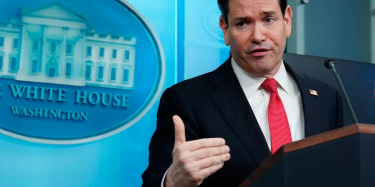 Rubio: 23 000 personas atrapadas en barcos por el bloqueo de Irán