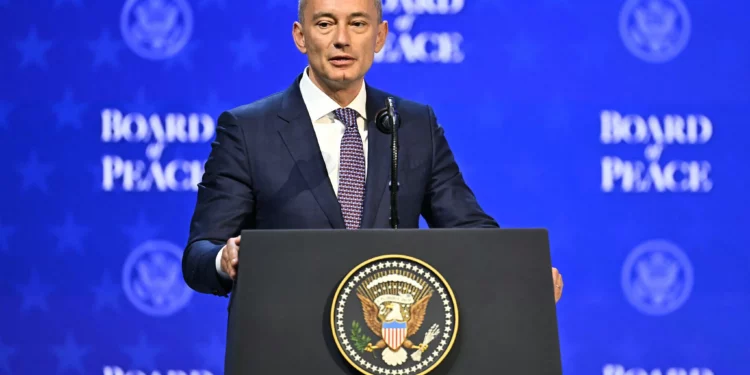 Nickolay Mladenov, alto representante de la Junta de Paz, interviene en la reunión de la Junta celebrada durante la reunión anual del Foro Económico Mundial (FEM) en Davos, Suiza, el 22 de enero de 2026. (Fabrice COFFRINI / AFP)