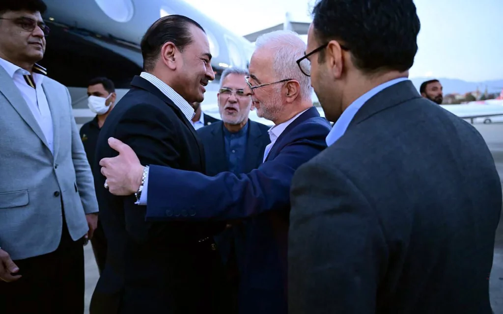 Las conversaciones entre Pakistán e Irán se prolongaron durante la noche