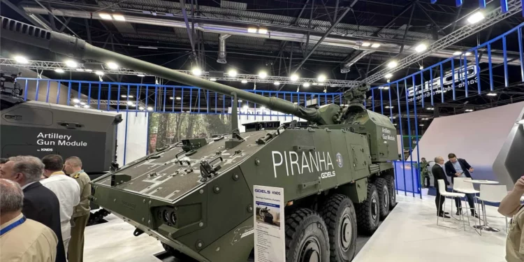 GDELS y KNDS desarrollan un obús de 155 mm sobre chasis PIRANHA 10x10