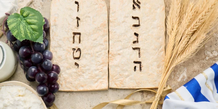 La festividad de Shavuot: Tradición, significado y horarios