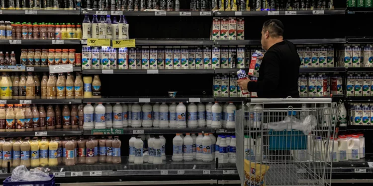 Shufersal saca de sus tiendas quesos y yogures de Tnuva