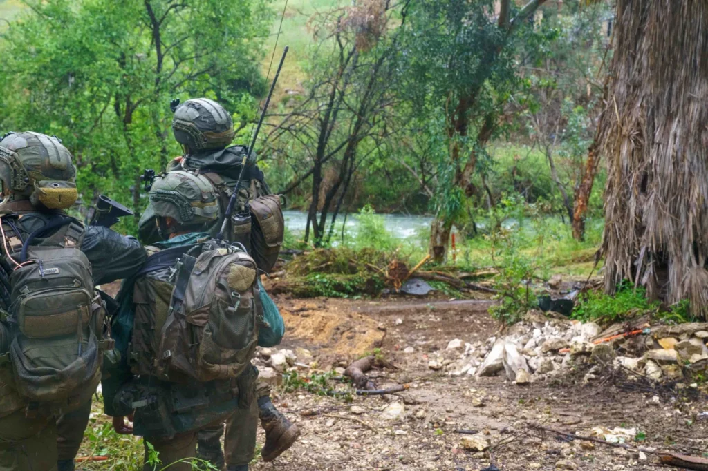 Una bomba hiere a cuatro soldados israelíes en el sur del Líbano