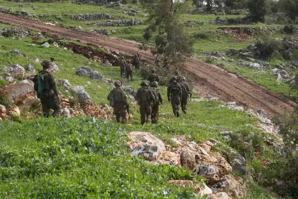 Israel destruye un túnel de 80 metros usado por Hezbolá