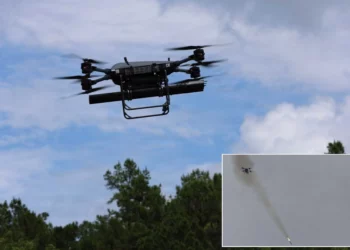 EE. UU. prueba el dron TRV-150 armado con cohetes APKWS