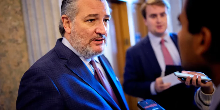 Ted Cruz “profundamente preocupado” por los “detalles del acuerdo” entre EE. UU. e Irán