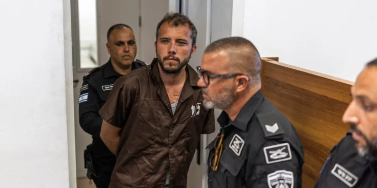 Tribunal israelí prorroga detención de dos activistas de flotilla