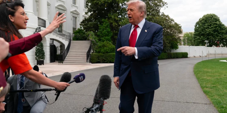 Trump advierte que el alto el fuego con Irán está “en soporte vital”