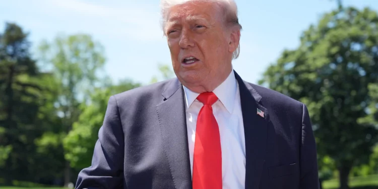Trump descartó un plan militar más duro para reabrir Ormuz