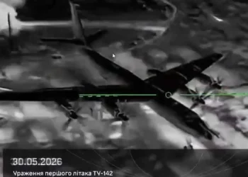 Raro avión ruso Tu-142MR habría destruido por drones ucranianos