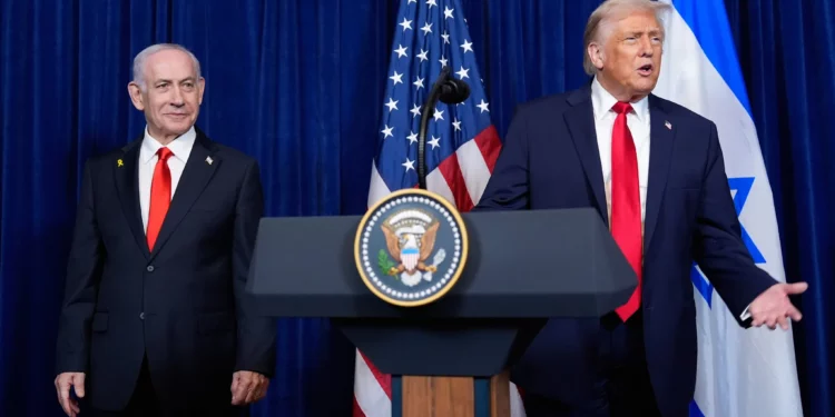 ARCHIVO - El presidente Donald Trump responde a la pregunta de un periodista al final de una conferencia de prensa con el primer ministro israelí Benjamin Netanyahu en Mar-a-Lago, Palm Beach, Florida, el 29 de diciembre de 2025. (Foto AP/Alex Brandon, archivo)