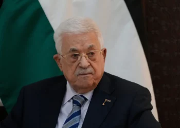 El presidente de la Autoridad Palestina, Mahmoud Abbas, en la ciudad de Ramallah, en Judea y Samaria, el 22 de diciembre de 2025. (AP/ Nasser Nasser, Pool)
