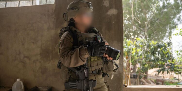 Sargento Sh., fotógrafo de combate de las FDI (Fuerzas de Defensa de Israel)