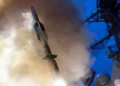 Corea del Sur aprueba la compra de misiles SM-6 para sus destructores