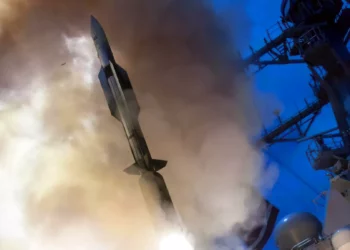 Corea del Sur aprueba la compra de misiles SM-6 para sus destructores