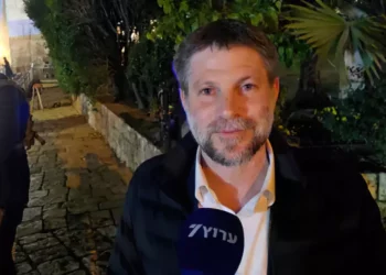 Smotrich en Hebrón: “Estamos decididos a ganar y rezamos por el éxito” 