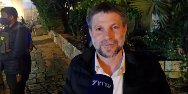 Smotrich en Hebrón: “Estamos decididos a ganar y rezamos por el éxito”