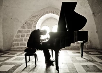 Yonatan Razel al piano, su instrumento preferido (Ohad Romano)