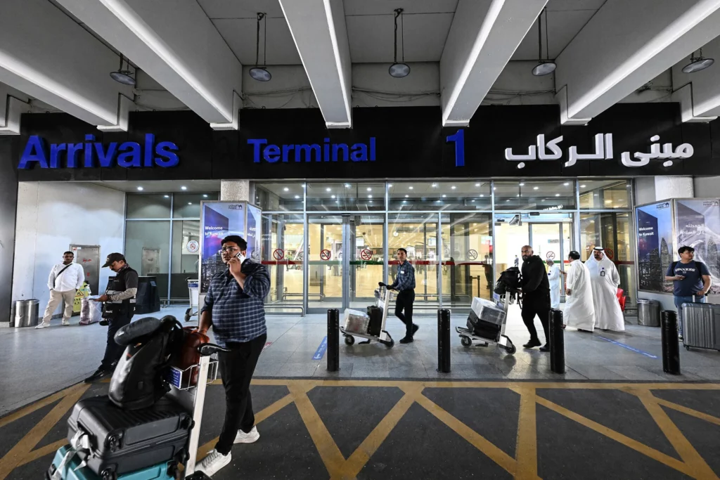 Un muerto en ataque iraní con drones contra aeropuerto de Kuwait