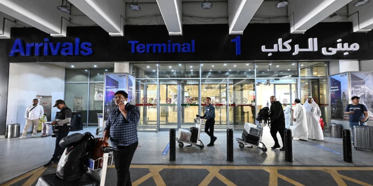 Un muerto en ataque iraní con drones contra aeropuerto de Kuwait