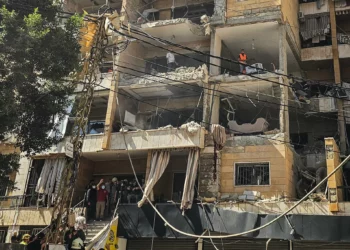 Israel ataca cuarteles generales de Hezbolá en Beirut