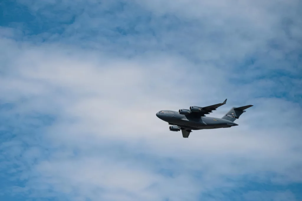 EE. UU. envía aviones a Europa ante posible firma de acuerdo con Irán