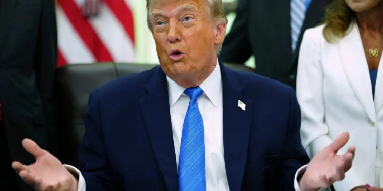Trump anuncia acuerdo con Irán y suspende ataques