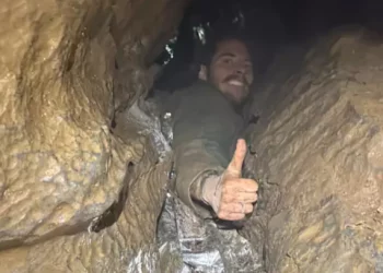 Por un pequeño tropiezo: explorador atrapado en la cueva durante 7 horas