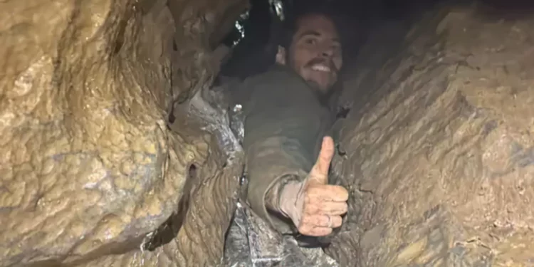 Por un pequeño tropiezo: explorador atrapado en la cueva durante 7 horas