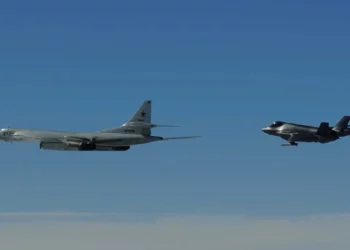 F-35A noruegos siguen a bombarderos rusos Tu-160