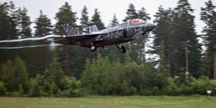 Los F-35B de EE. UU. operan desde carreteras cerca de Rusia