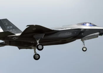Primer F-35A con distintivo “Wild Weasel” realiza su vuelo inicial