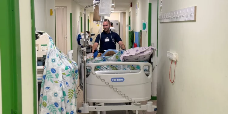 Centro Médico Galilee retoma operaciones sobre superficie
