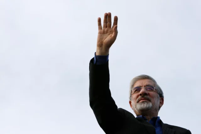Hossein Mousavi hospitalizado tras 15 años bajo arresto en Irán