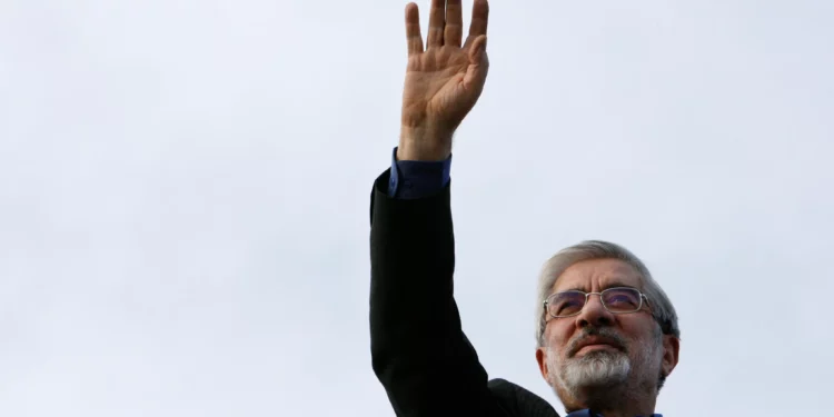 Hossein Mousavi hospitalizado tras 15 años bajo arresto en Irán