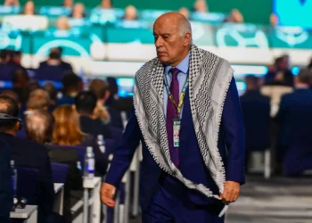 Presidente del fútbol palestino espera en México visa de EE. UU.