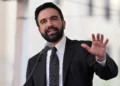 El alcalde de Nueva York, Zohran Mamdani, habla durante una manifestación sindical en Park Avenue, el 15 de abril de 2026. (AP/Seth Wenig)