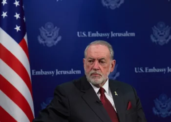 Mike Huckabee acusa a Teherán de querer incinerar a Estados Unidos e Israel