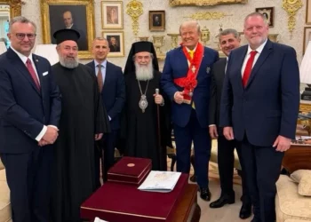 Patriarca greco-ortodoxo de Jerusalén pide a Trump garantizar acceso a lugares sagrados