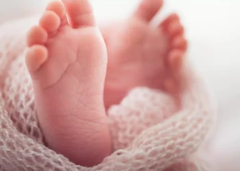 Policía investiga intoxicación de cuatro niños en Jerusalén tras detectar benzodiazepinas en purés para bebés Prinok.